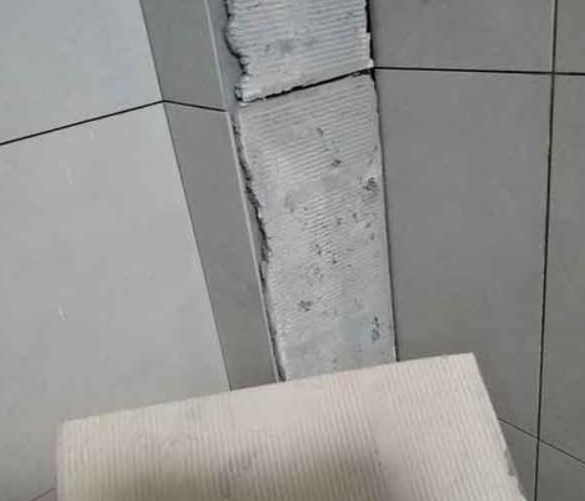 濮阳瓷砖空鼓维修公司分享下厨房瓷砖脱落的补救措施。